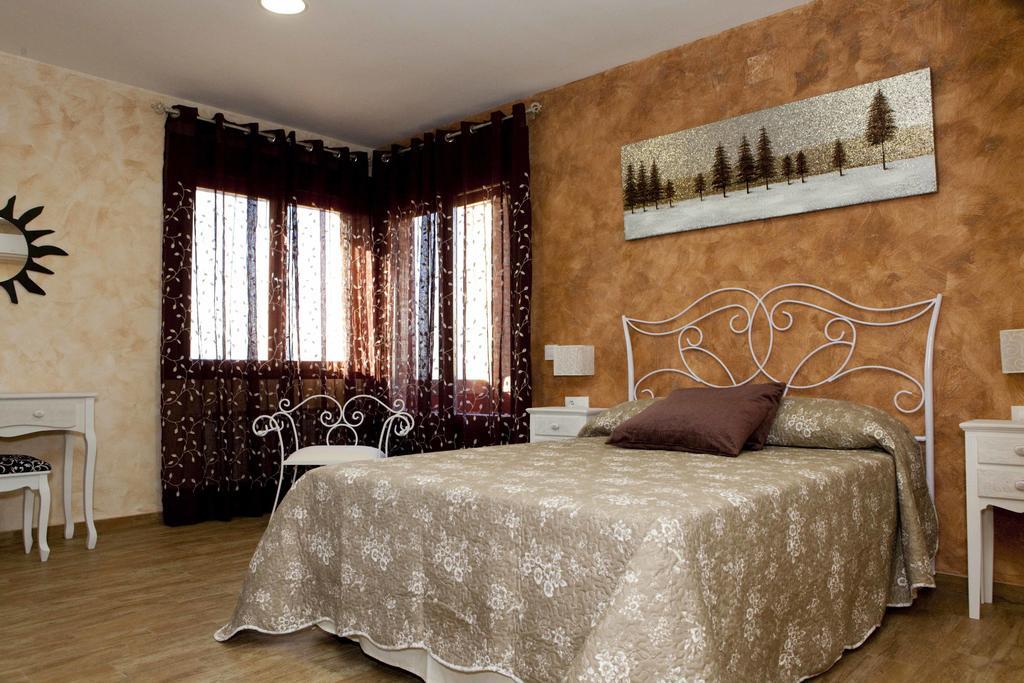 Casa Rural La Canchalera Losar De La Vera Room photo